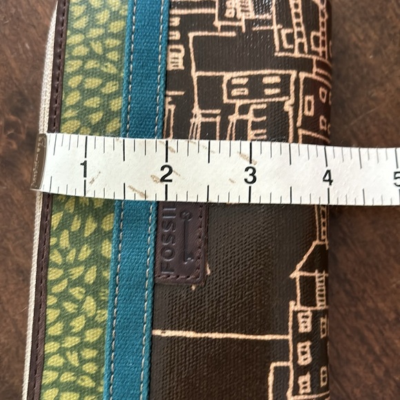 Fossil City Scene Wallet - Picture 10 of 11
